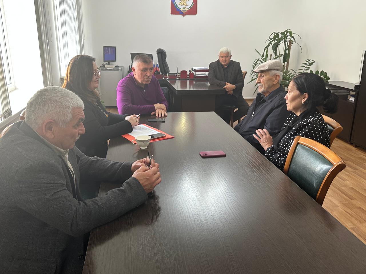 Руководитель ветслужбы Дагестана ответил на обращения граждан в Бабаюртовском районе